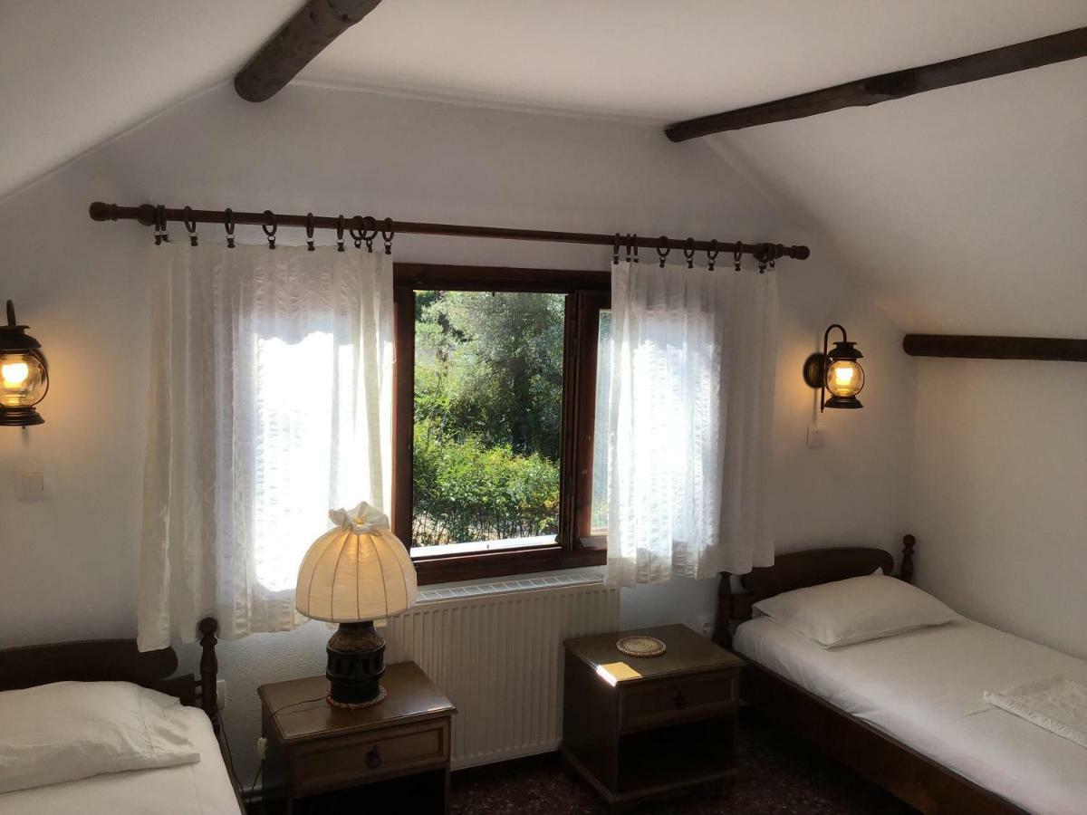 Wild Oaks Cottage กริโอปียี ภายนอก รูปภาพ